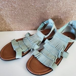 Minnetonka moccasin leather sandals